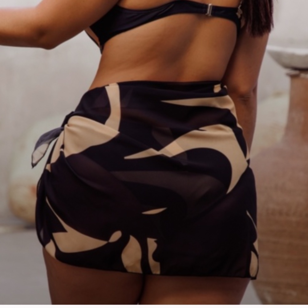 Matte Collection Ambrose Coverup in Tahitian Black